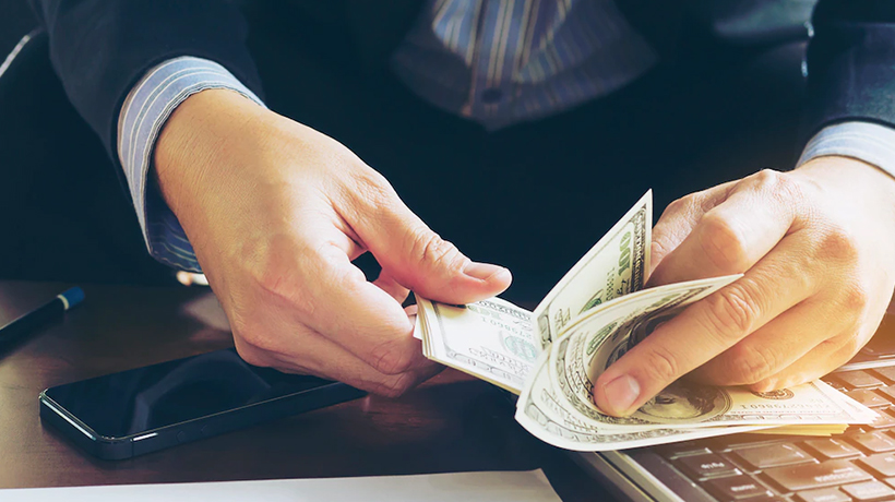 Who Pays Estate Fees?