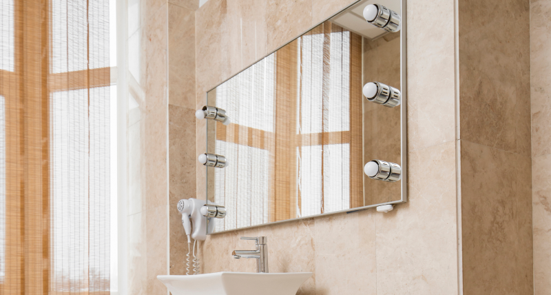 cleaning mirror stains guide